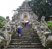 entering kehen temple