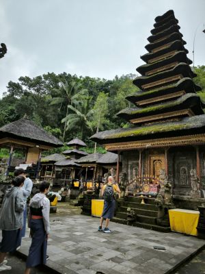 Gabriella - Temple visit